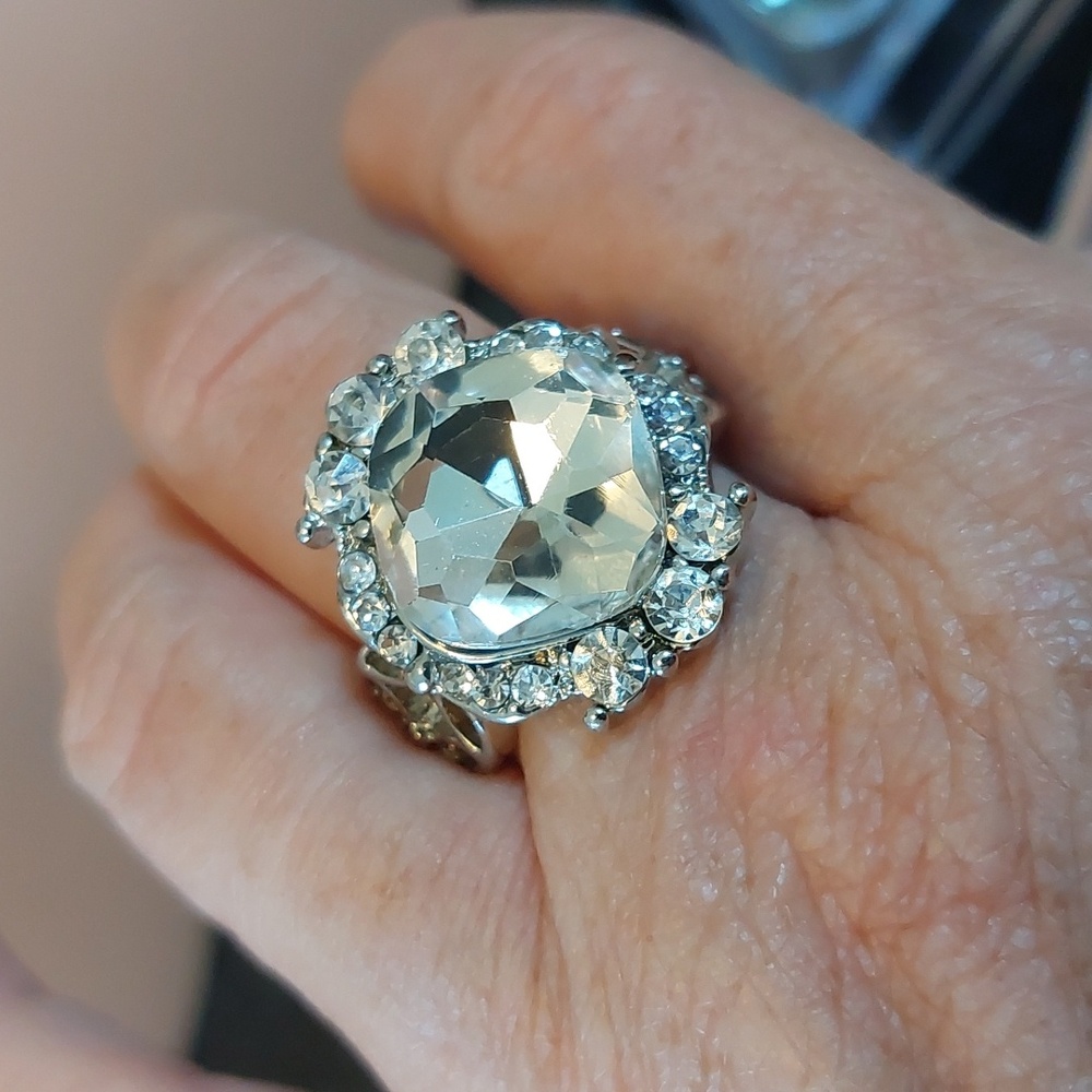 #33 Amazing silvertone bling cocktail ring costume sz 9